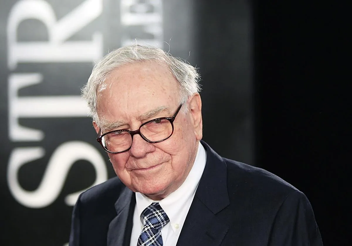 Warren Buffet deja la presidencia de Berkshire Hathaway, el conglomerado empresarial que fundó, tras más de 50 años al frente