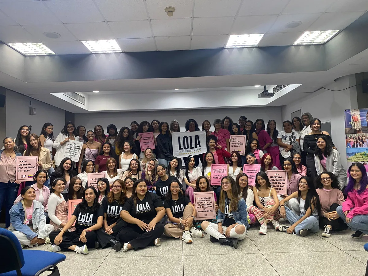 Recolectan insumos de higiene para mujeres afectadas por terremotos