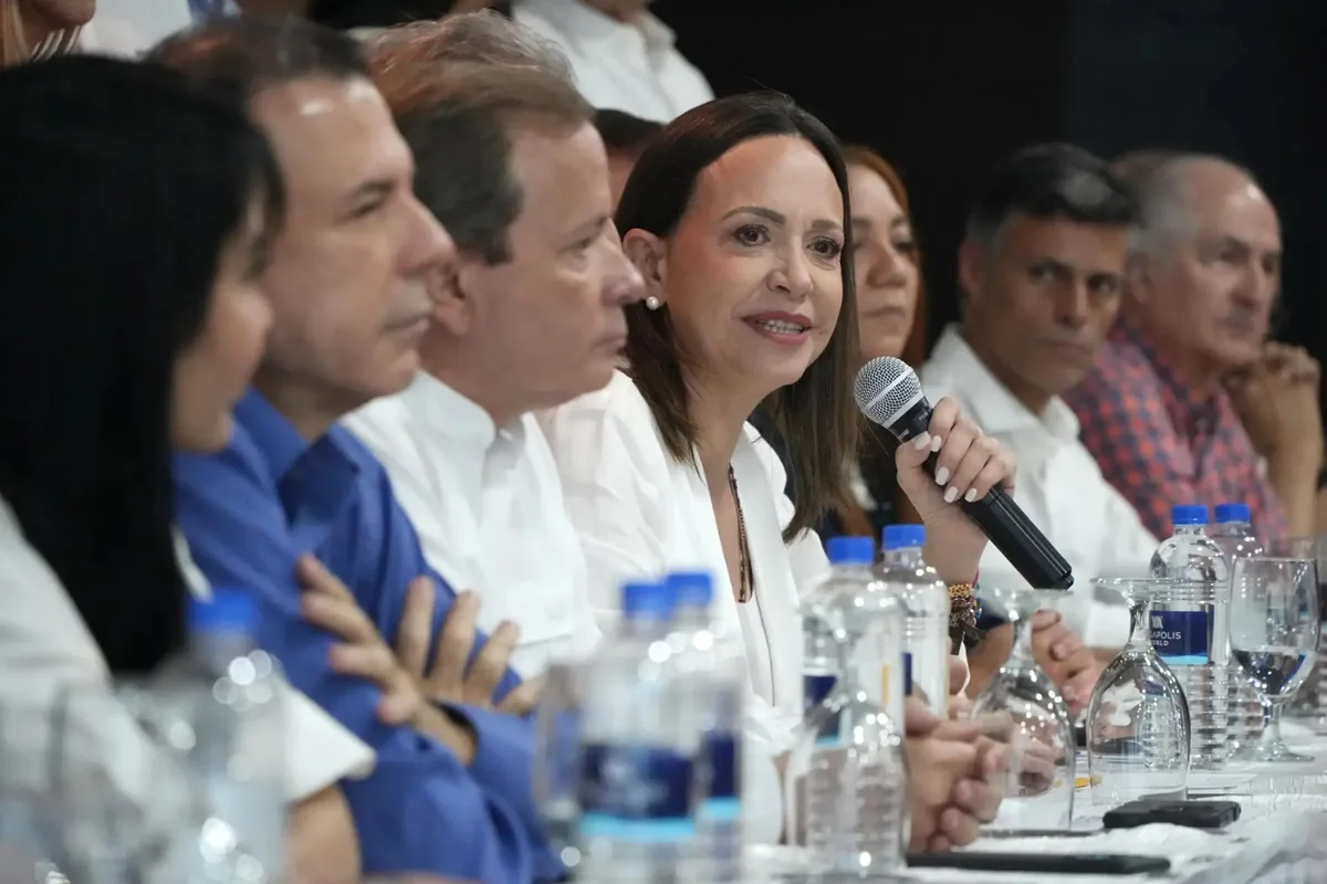 Plataforma Unitaria exige respeto al derecho de Machado de volver al país