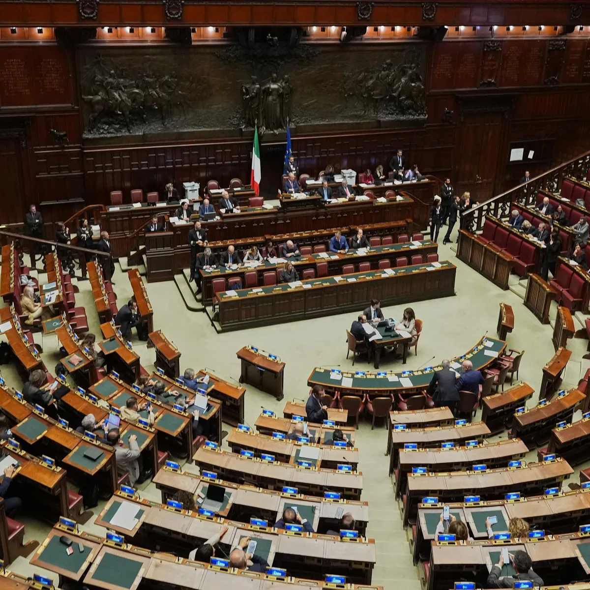 Projekt der Meloni-Regierung - Italiens Parlament billigt umstrittene Wahlrechtsreform
