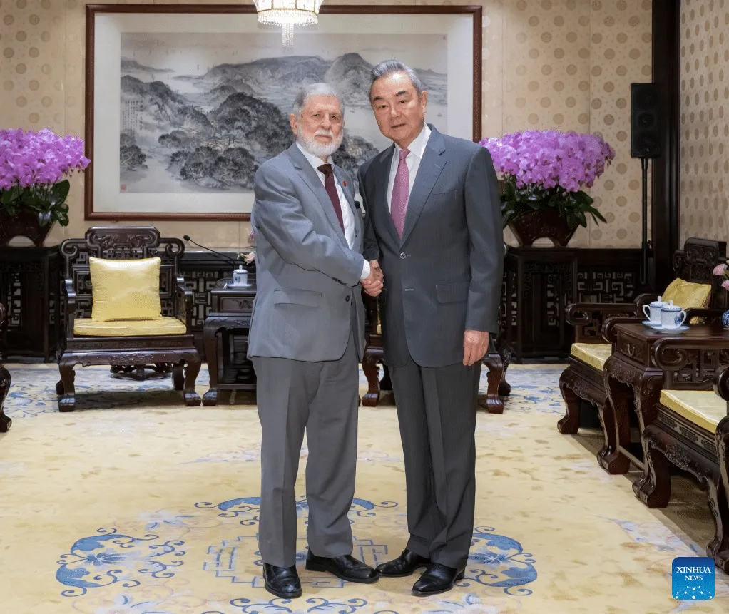 O encontro de Celso Amorim com Wang Yi, chanceler da China