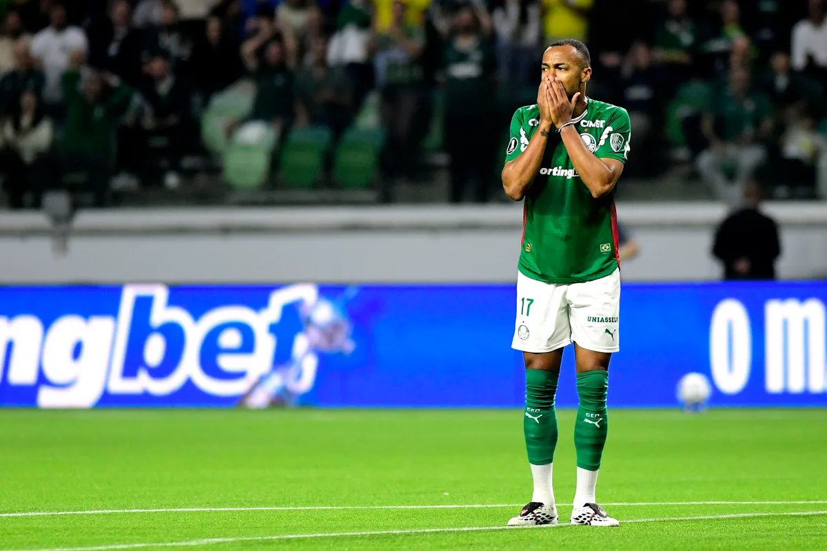 Análise: Palmeiras quebra bloqueio com um a menos, mas falha no fim e precisará decidir no Paraguai