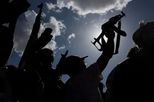 Houthis avançam para assumir controle de regiões montanhosas do Iêmen