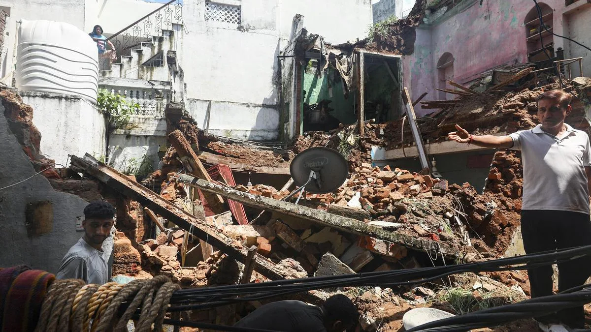 Heavy rains affect normal life in Jammu, house collapses in city
