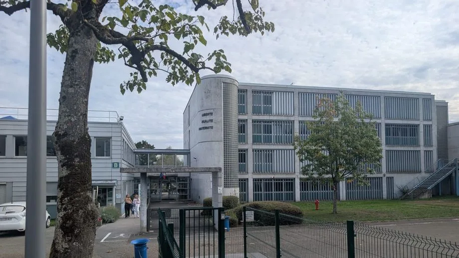 Des tirs de mortier dans le lycée Germaine Tillion à Montbéliard, au moins une élève légèrement blessée