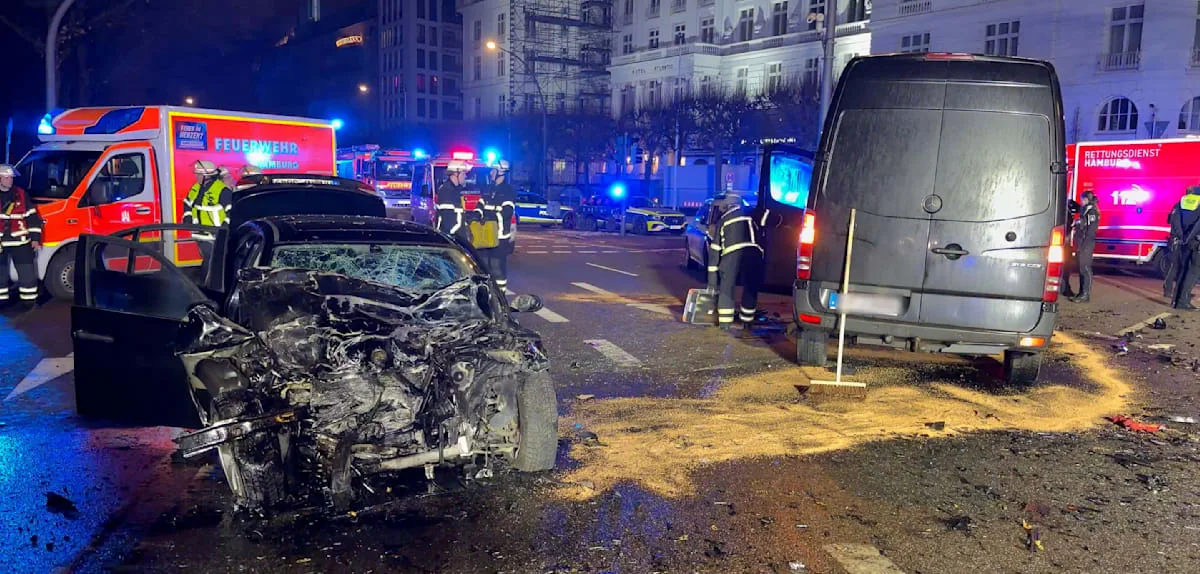 Raser baut tödlichen Unfall – wegen Mordes verurteilt