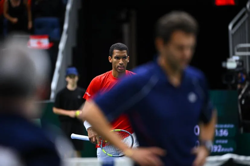 Malgré une belle résistance, Arthur Rinderknech n'a pas pu empêcher Félix Auger-Aliassime d'éliminer la France et d'envoyer le Canada en phase finale de la Coupe Davis