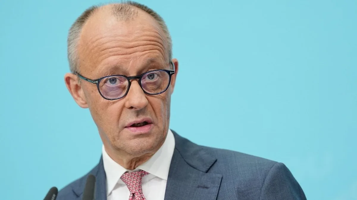 "Il ne s'agit ni plus ni moins que de l'avenir démocratique de notre pays" : le chancelier allemand Friedrich Merz promet que son gouvernement restera en place