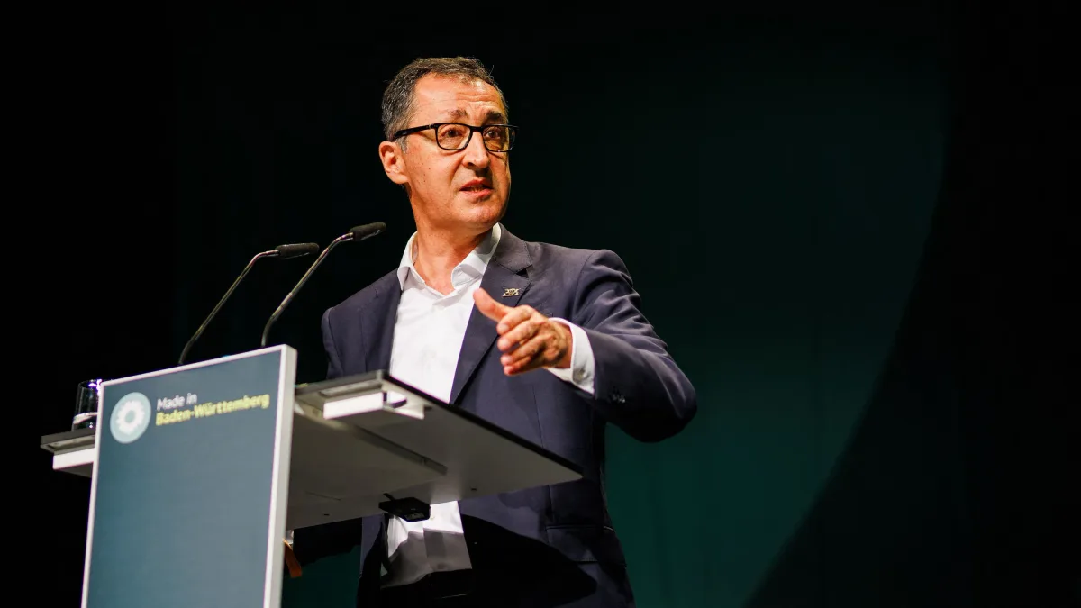 Özdemir zu berlin: „Auf einem solchen Bündnis mit solchen Leuten liegt kein Segen“