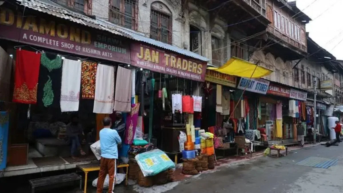 As eviction fears grip Kashmir business community, top traders’ body says ‘this should not happen’