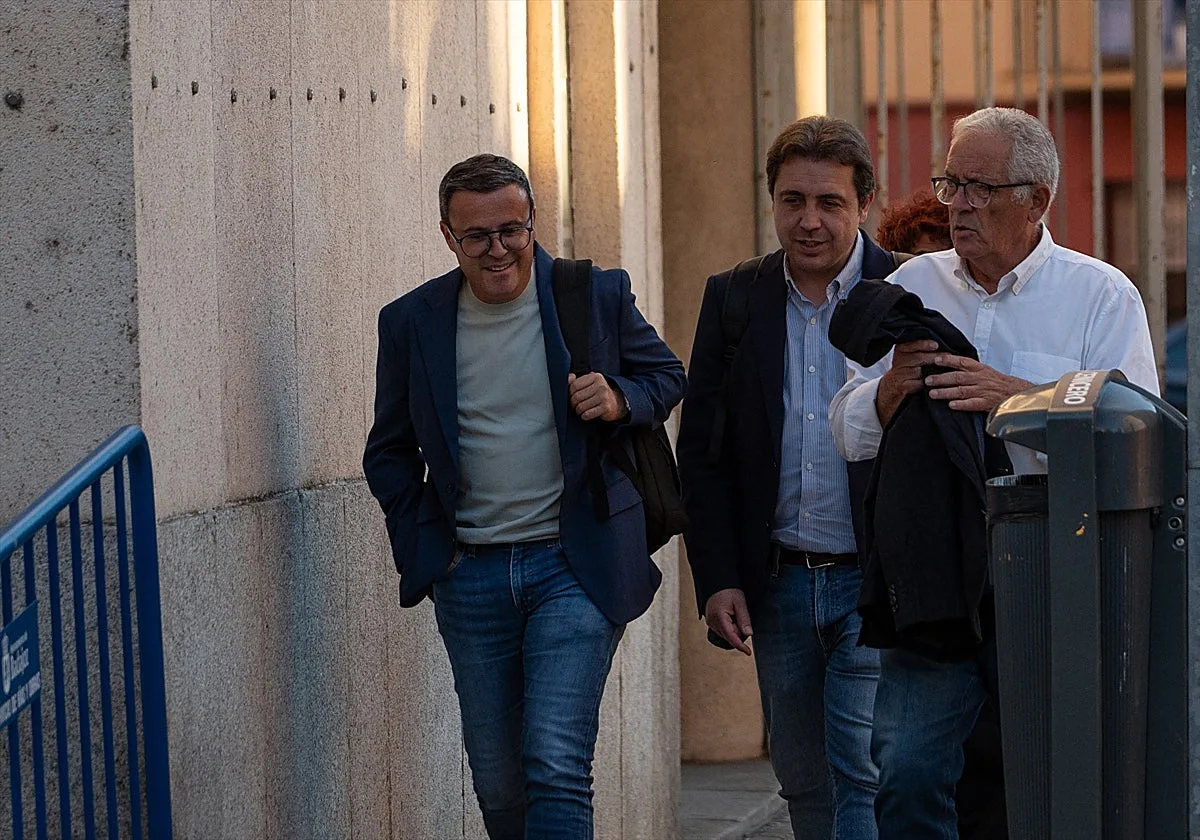 La Diputación de Badajoz se niega a que el hermano de Sánchez y su amigo devuelvan los más de 400.000€ que cobraron