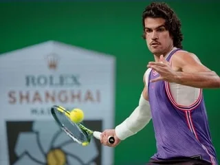 Tennis. Carlos Alcaraz éliminé dès le 3e tour du Masters 1000 de Shanghai par le Belge Zizou Bergs !