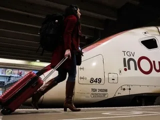 Gare Montparnasse : le trafic interrompu après une panne d’installation électrique, les liaisons vers l’Ouest affectées