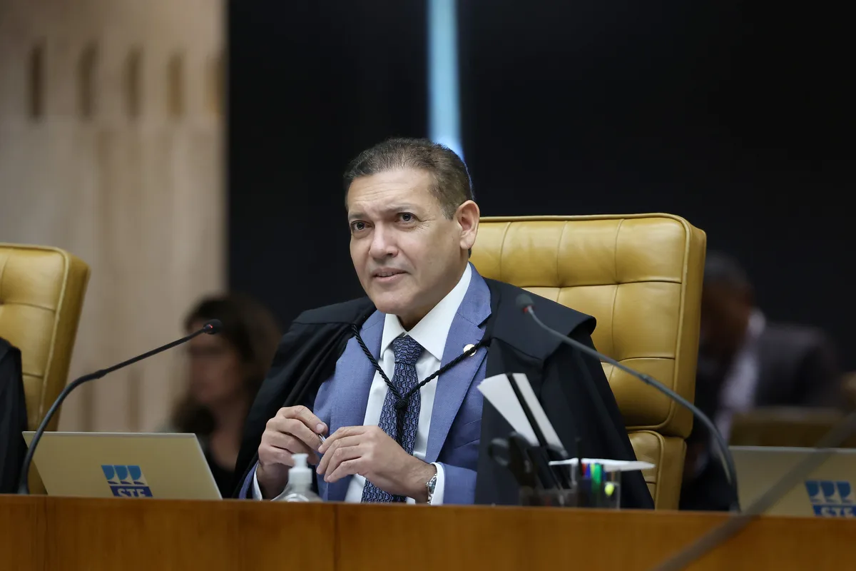 Nunes Marques defende segurança das urnas em reunião com embaixadores