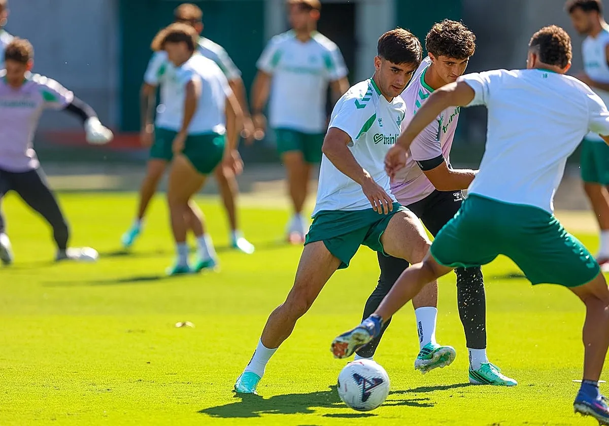 Alineaciones probables del Deportivo - Betis de LaLiga EA Sports 2026-2027: onces y banquillo de suplentes
