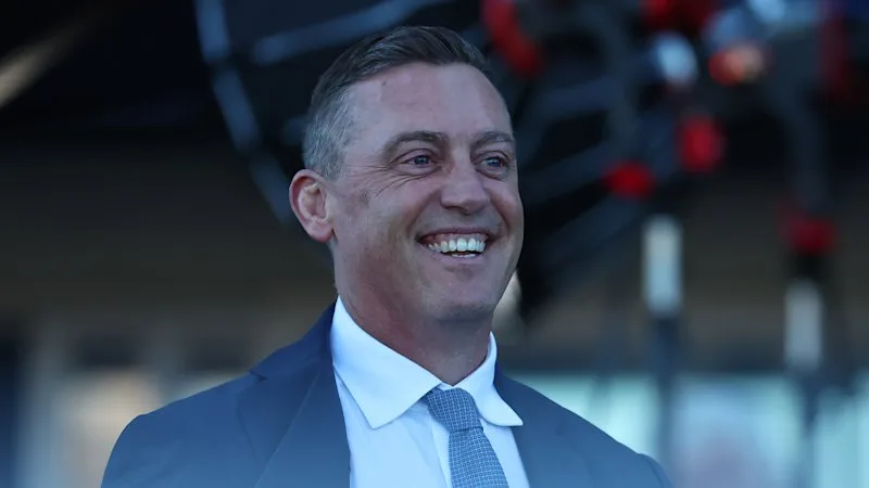 Gollan filly makes flying return to cast shadow over spring features