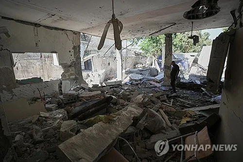 이스라엘군, 가자지구 공세 강화…이번엔 경찰서 공습, 9명 사망