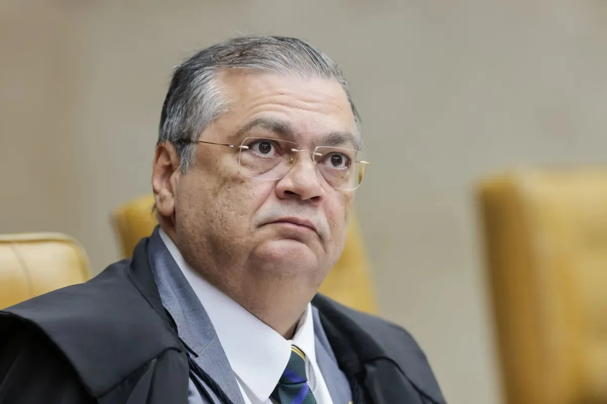 Dino proíbe presidentes de partidos de controlar emendas parlamentares