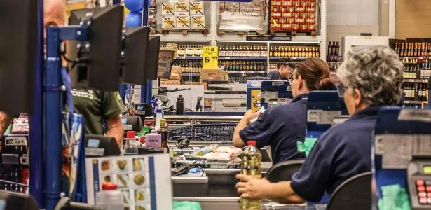 Vendas do varejo crescem 0,5% em junho, com impulso dos supermercados