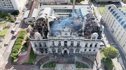 Sept mille personnes se sont rassemblées à Limoges pour une marche après l'incendie de l'hôtel de ville en marge de la mobilisation du 17 octobre