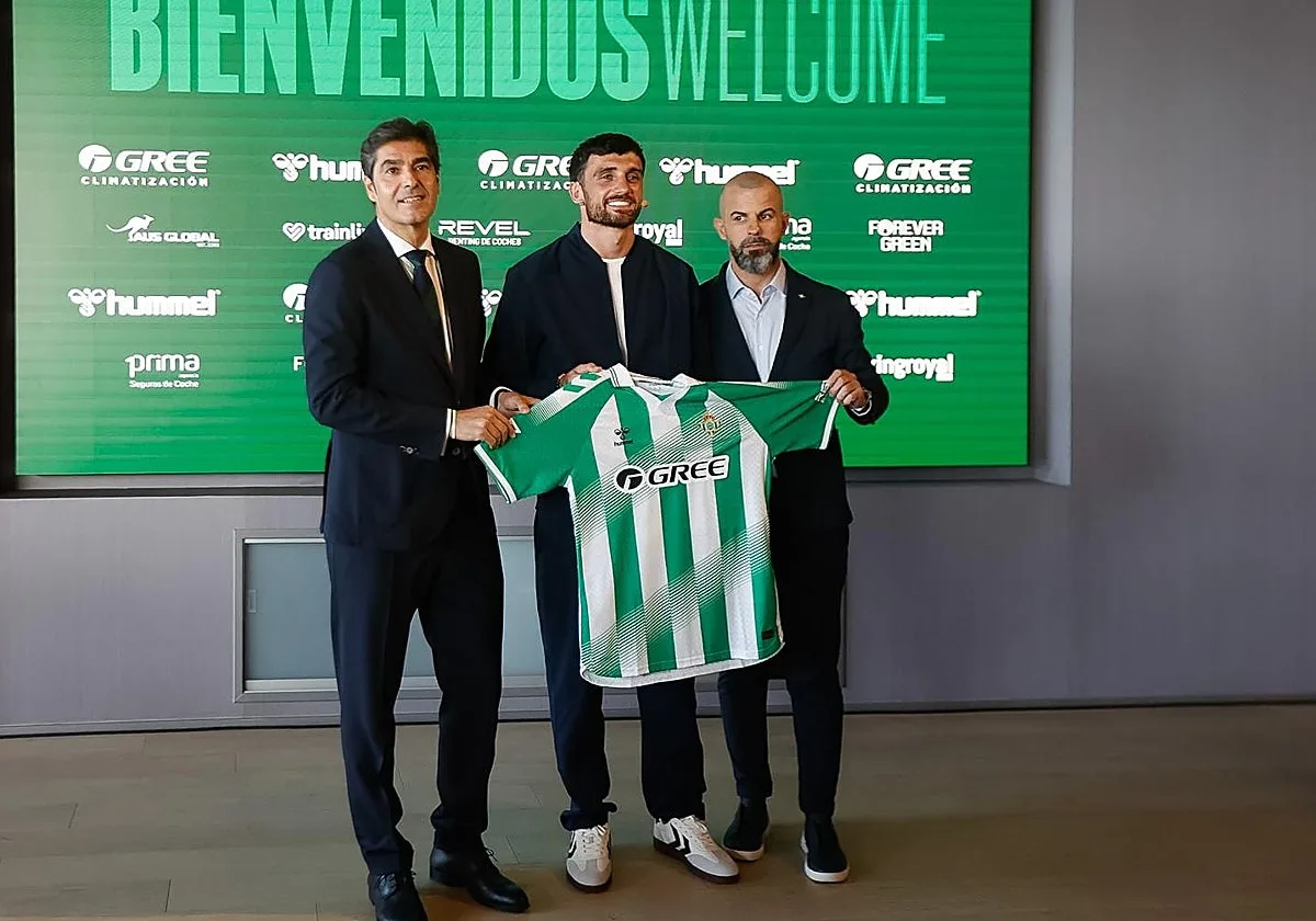 Parrott y su llegada al Betis: «La competencia con Cucho es buena»