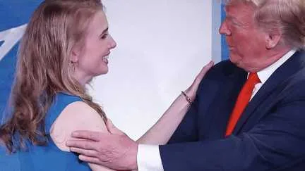 Donald Trump : quel est son lien avec l'intrigante Natalie Harp, l'assistante toujours à ses côtés ?