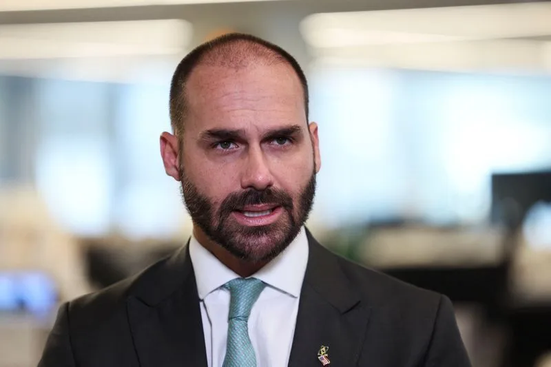 PF: Eduardo pediu o “máximo possível” de recursos para Dark Horse nos EUA