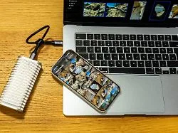 Platz sparen, Verlust vorbeugen: So lädt man alle iPhone-Aufnahmen aus der iCloud herunter
