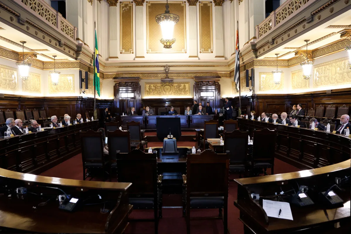 TJ-SP cassa aposentadoria de desembargador condenado por improbidade