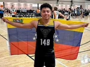 Spartans contrata a la promesa Ydderick González