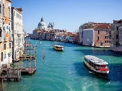 Übernachtungen auch teurer?: Bis zu 30 Euro: Venedig plant höheren Beitrag für Tagesgäste