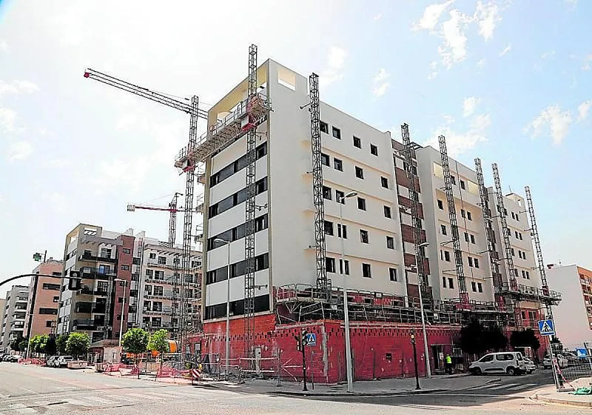 La subida de tipos encarece las hipotecas y obstaculiza aún más el acceso a la vivienda