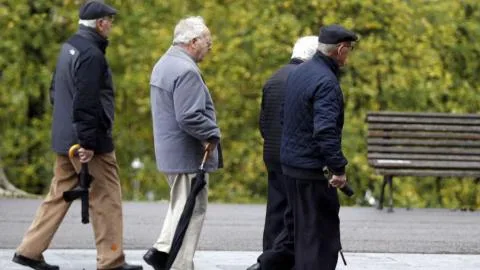 Los "sacrificios" y salidas de tono de PP y Vox centran la campaña en las pensiones