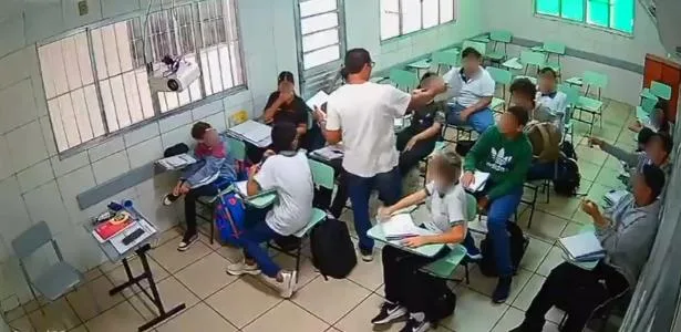 Professor pega 7 anos de prisão por comparar aluno negro a macaco em Maceió