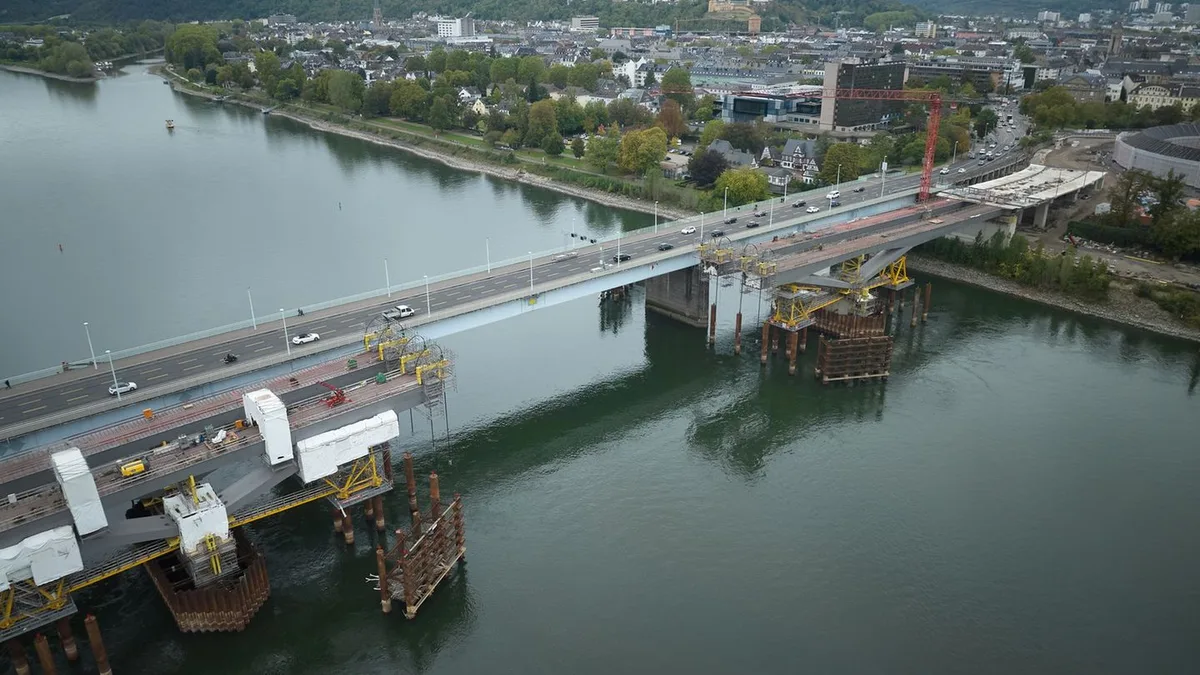 Rhein-Brücke: Niedrigwasser bremst Bau der Pfaffendorfer Brücke