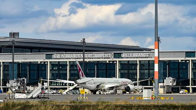 Berliner Flughafen: Flugbetrieb am BER wegen möglicher Drohne kurzzeitig eingestellt