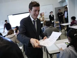 Violences sexuelles à l’école et dans le périscolaire : à quoi doit ressembler le questionnaire distribué aux élèves ?