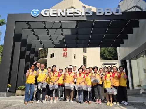 BBQ, 적십자 봉사자와 '치킨캠프' 진행…취약계층에 치킨 전달
