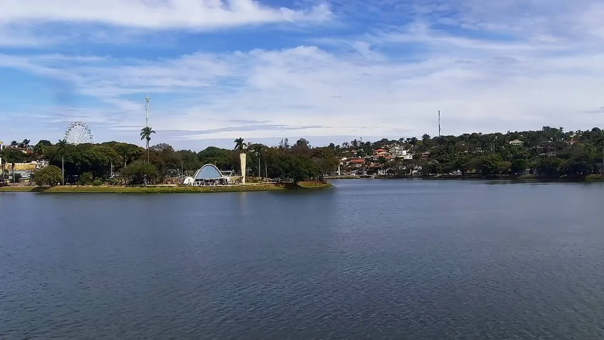PBH sanciona lei que permite esportes e atividades aquáticas na Lagoa da Pampulha, em BH