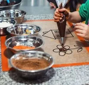 Tres planes con chocolate en agosto para niños y jóvenes