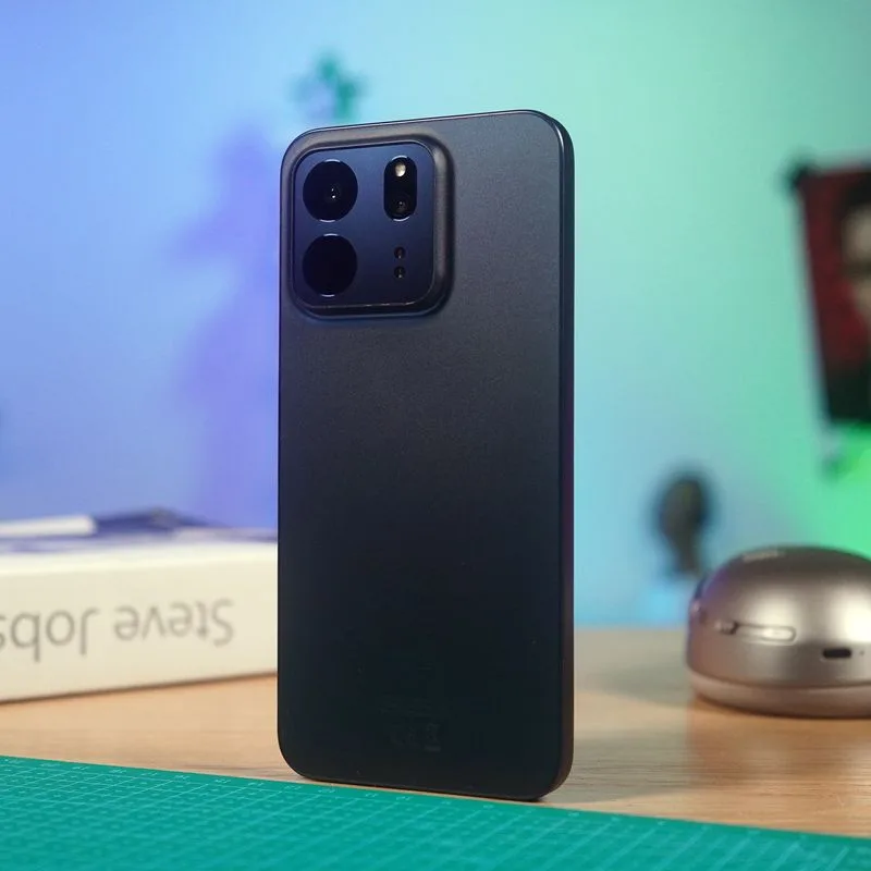 Test TCL P80 Ultra : un smartphone abordable qui réfléchit moins, et c’est tant mieux