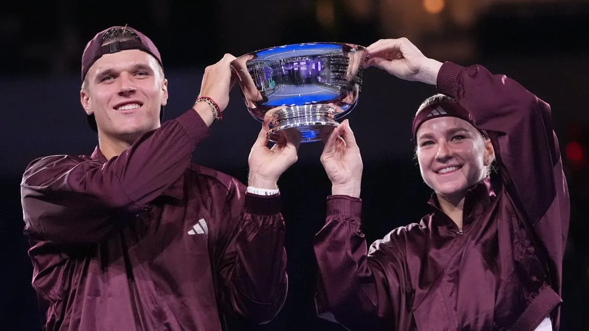 U.S. Open: Muchova and Mensik win mixed doubles title