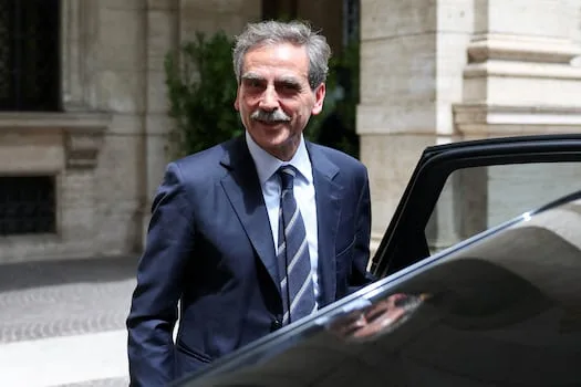 MPS weighs Generali stake sale to fend off Intesa takeover bid