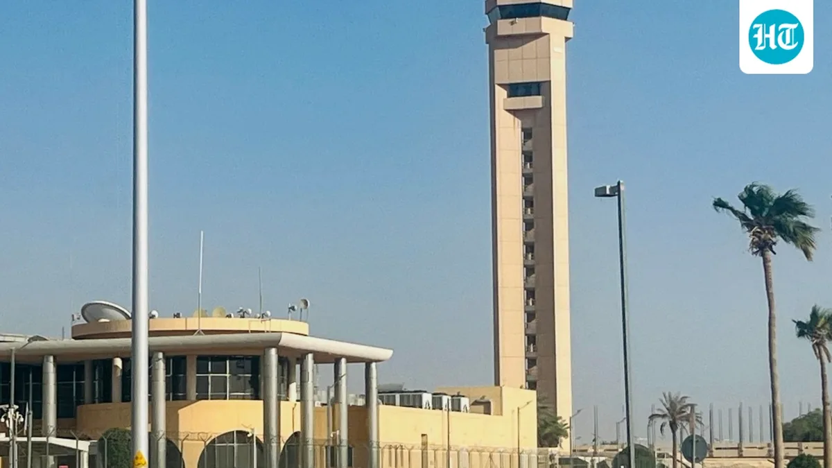 Houthis bombard Saudi air links in effort to cut kingdom off from rest of world