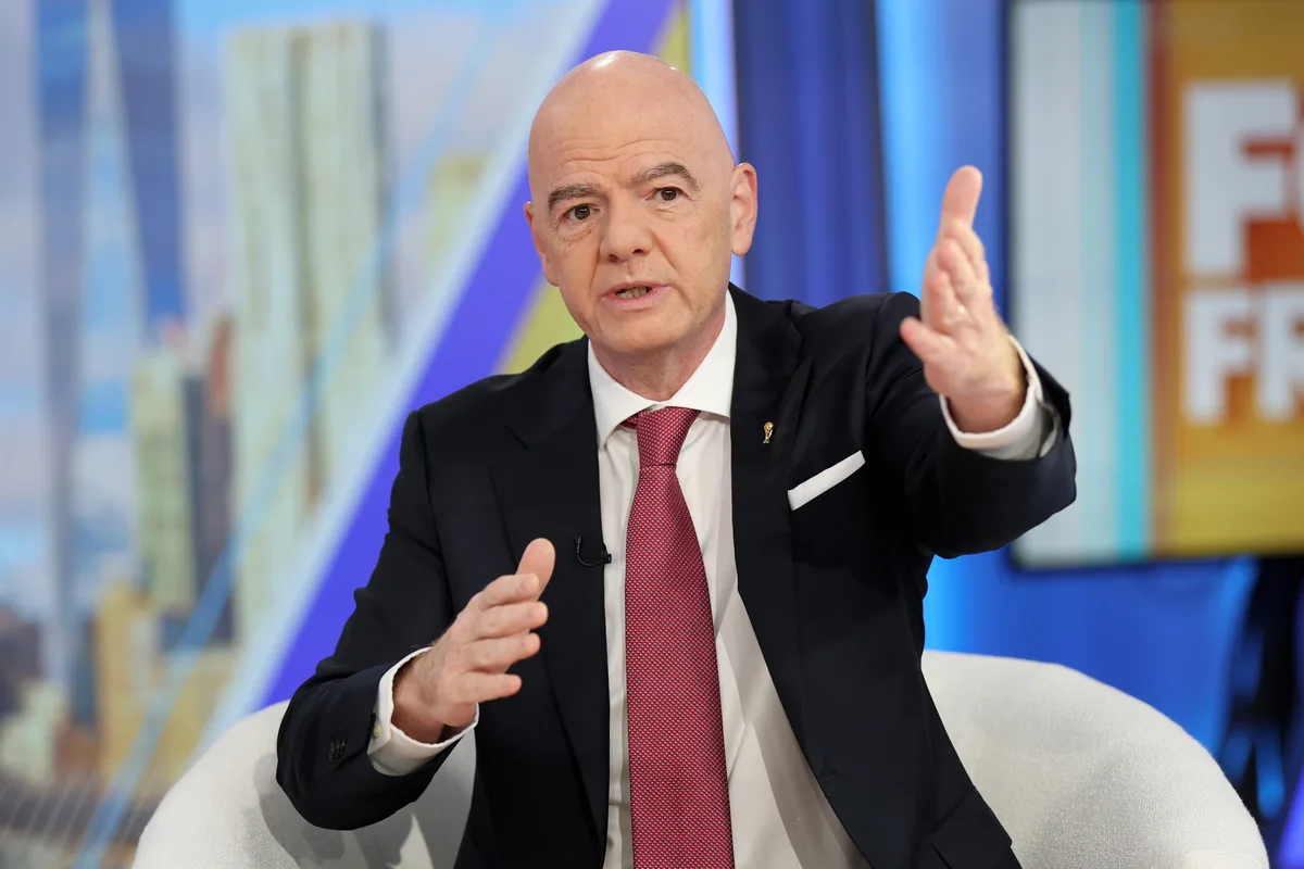 Diretor que criticou plano de Infantino deixa cargo na Fifa