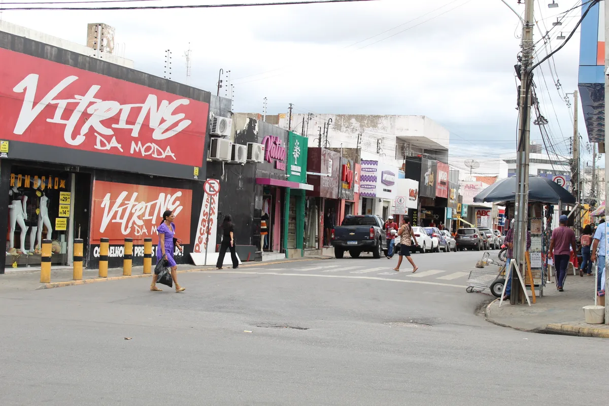 Abre e fecha: veja o que funciona em Petrolina no feriado do Dia do Comerciário