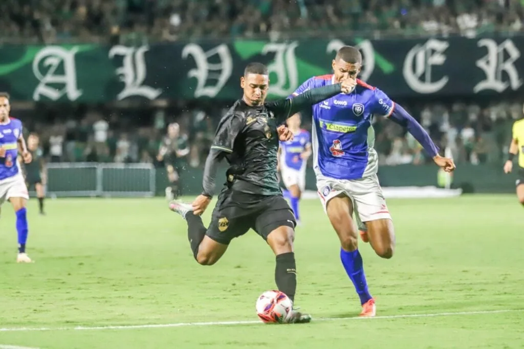 Novatos emprestados pelo Coritiba ‘somem’ em clube francês