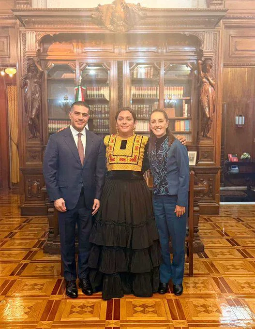 Claudia Sheinbaum y Omar García Harfuch reciben a Elvis Guerra en Palacio Nacional tras ataque en Juchitán