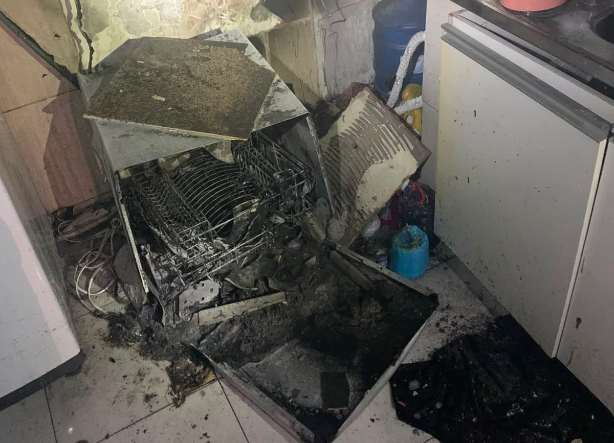 Lava-louças pega fogo e provoca princípio de incêndio em Aracaju