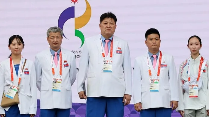 북한 입촌식, 운영 미숙으로 1시간30분 지연 해프닝